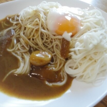 残り少ないカレーと合わせてみました。
息子のお昼ご飯（の一部）になりました。^^
温玉のっけて好評でした！
レシピありがとう、ご馳走様でした♪